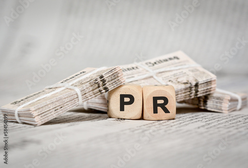 PR - Zeitungsstapel