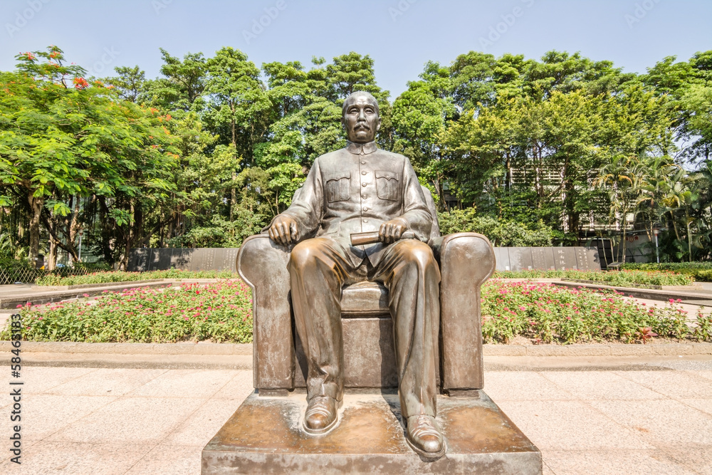 statue of Sun Yat-Sen