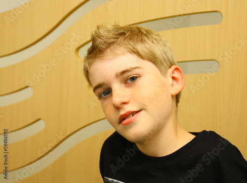 portrait garçon 12 ans, un brin séducteur