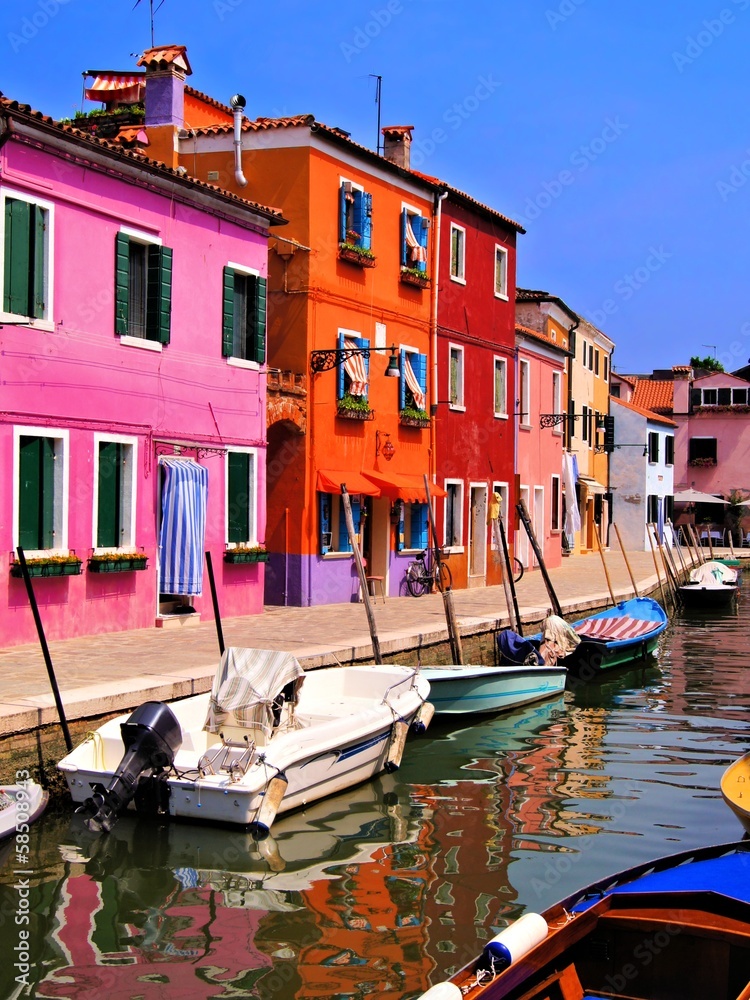 Vibrantly painted houses of Burano, Venice, Italy