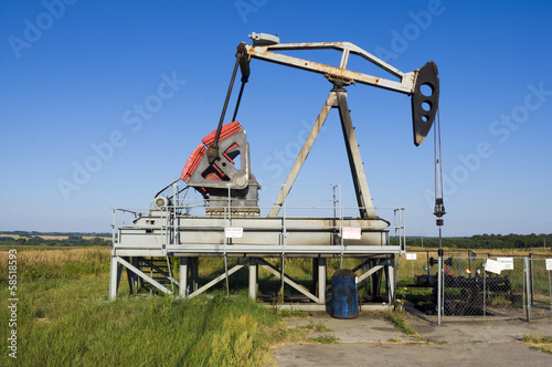 Oil Pump Jack © zoltan1