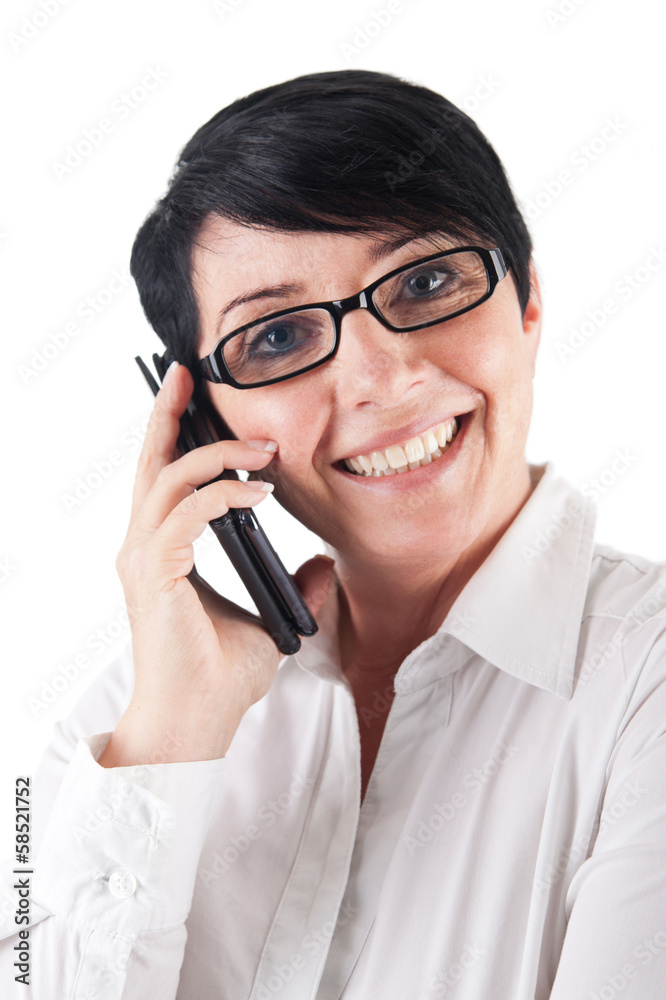 Mid-Agerin mit Brille und Mobiltelefon Mid-Agerin mit Brille und Mobiltelefon