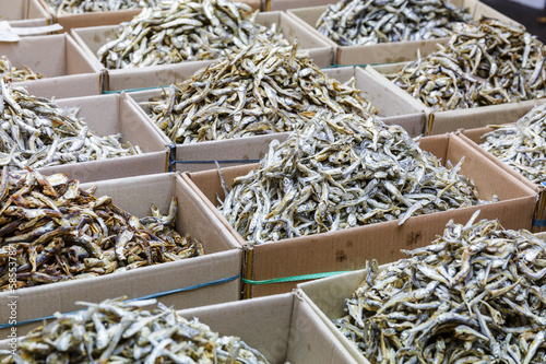Canvas-taulu Dried anchovy fish for sell in market