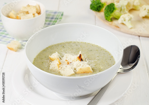 Broccoli, potato and cheese cream soup