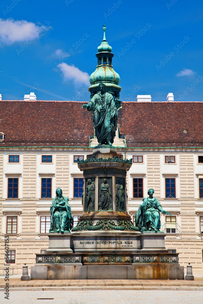Fototapeta premium \monument to Emperor Franz Joseph I in Vienna