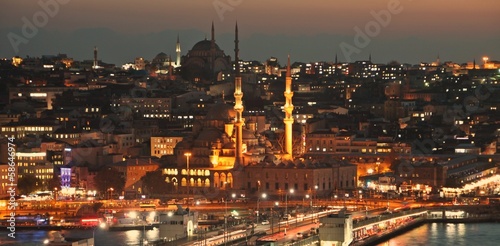 Istanbul sightseeing by night