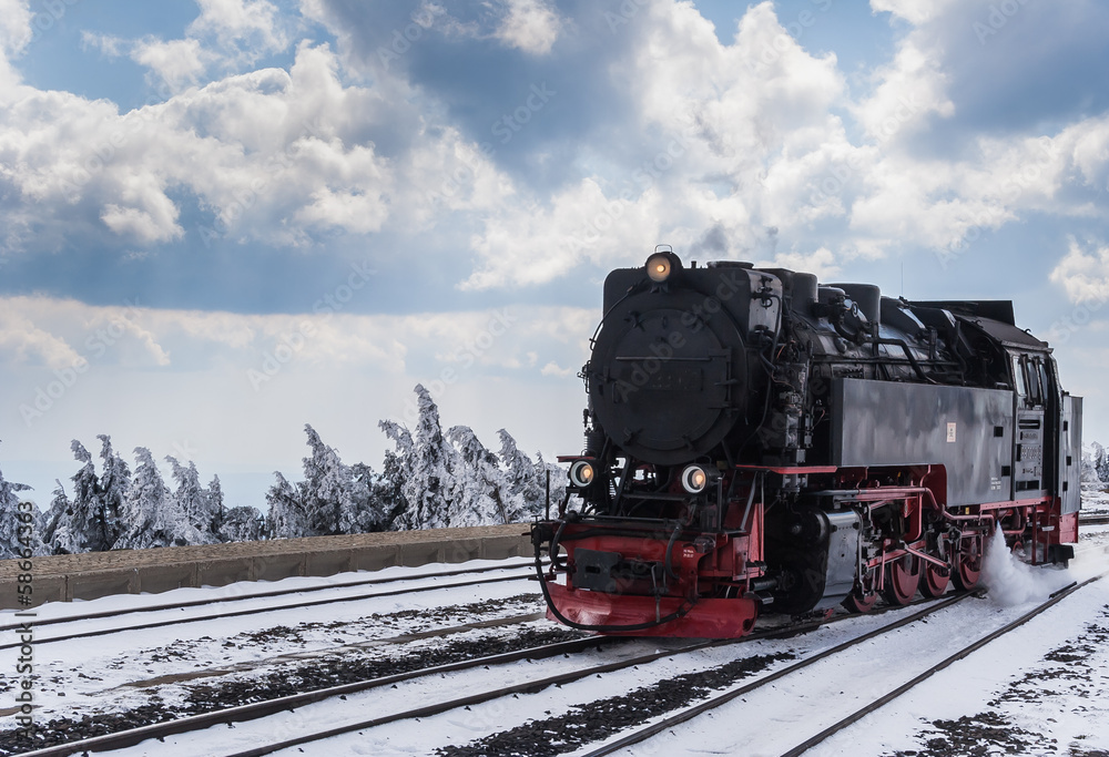 Steam train in the snow - obrazy, fototapety, plakaty 