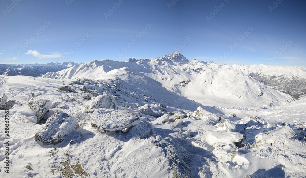 XL winter panorama of high mountain range