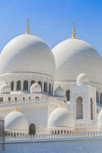 Obraz na plátně Sheikh Zayed Grand Mosque in Abu Dhabi, the capital city of Unit