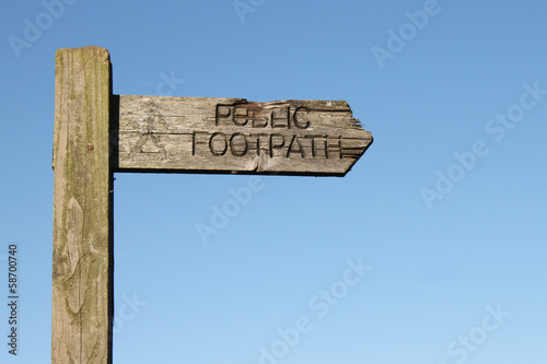 Canvas Print Weathered wooden footpath sign