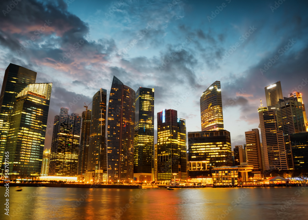 Fototapeta premium Skyscrapers in financial district of Singapore
