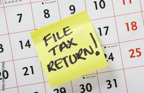 Reminder to File Tax Return on a calendar