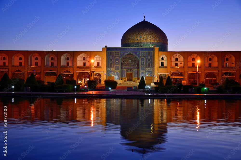Lotfollah Mosque in Isfahan,Iran