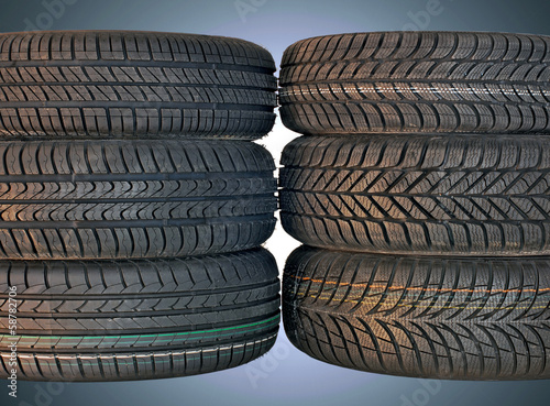 summer and winter car tires photo