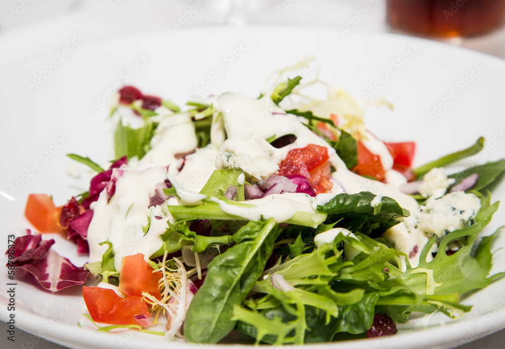 Mixed Green Salad with Creamy Dressing Mixed Green Salad with Creamy Dressing