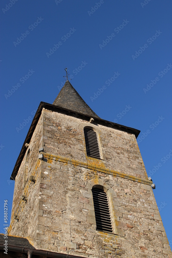 Le clocher de l'église de Lubersac (Corrèze)