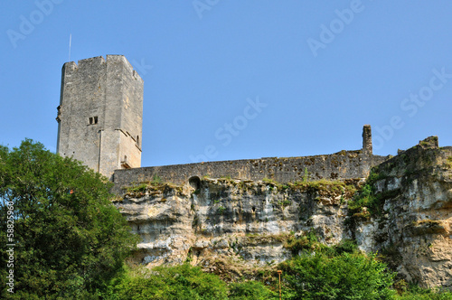 France, picturesque castle of Gavaudun in Lot et Garonne photo