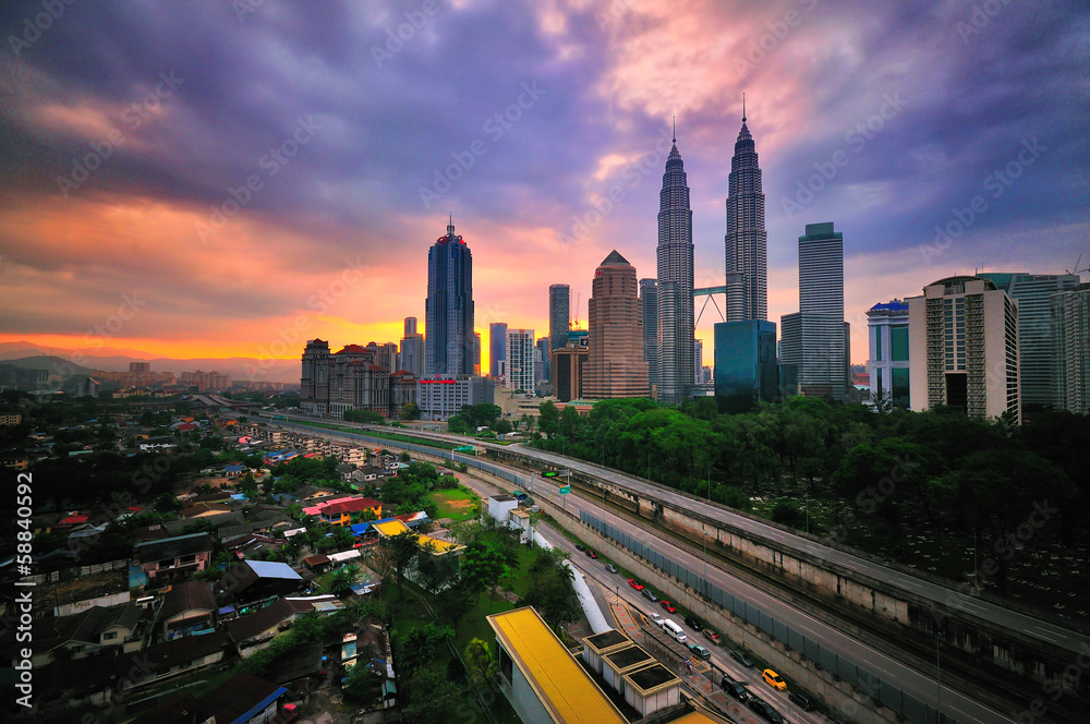 Fototapeta premium Kuala Lumpur City during sunrise
