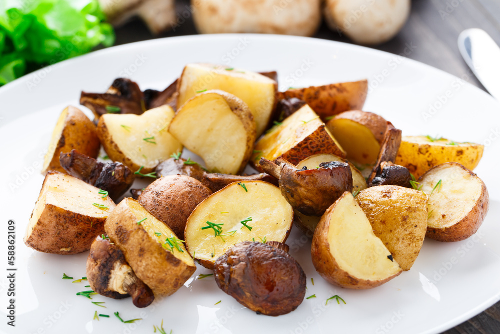 Roasted potato and mushrooms Roasted potato and mushrooms