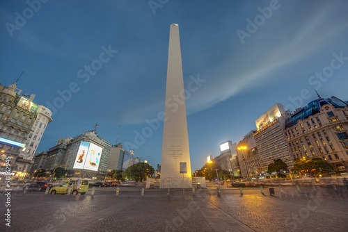 Fotografie The Obelisk (El Obelisco) in Buenos Aires.
