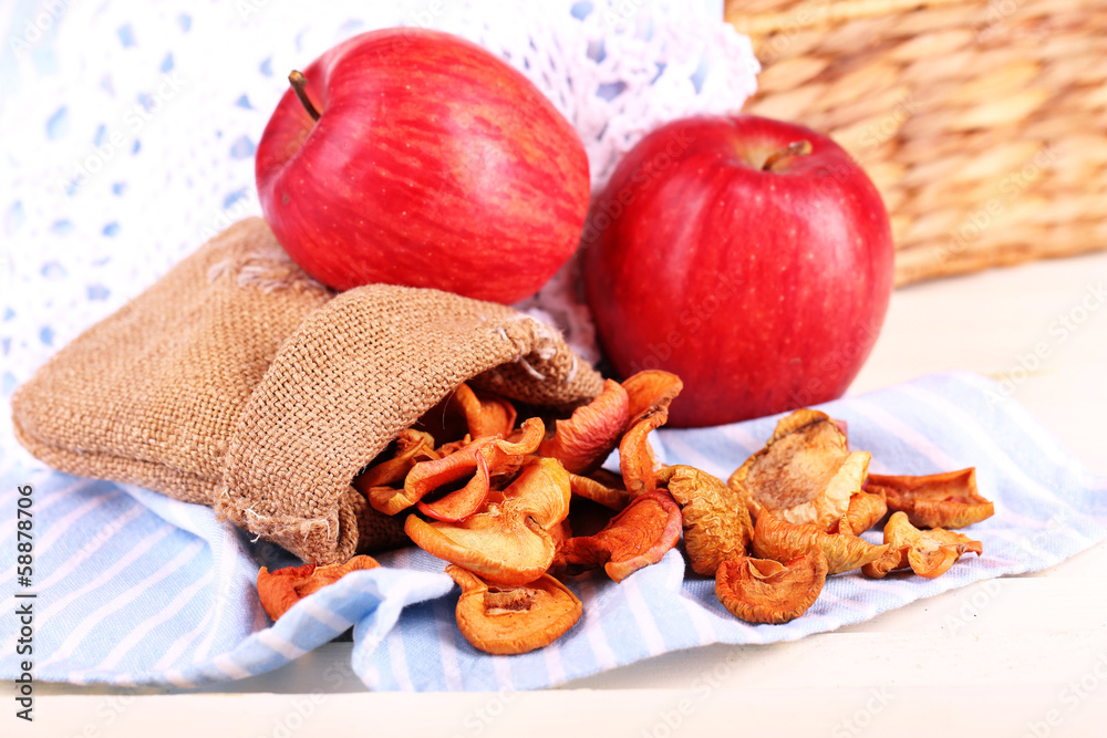 Fototapeta premium Dried apples and fresh apples,