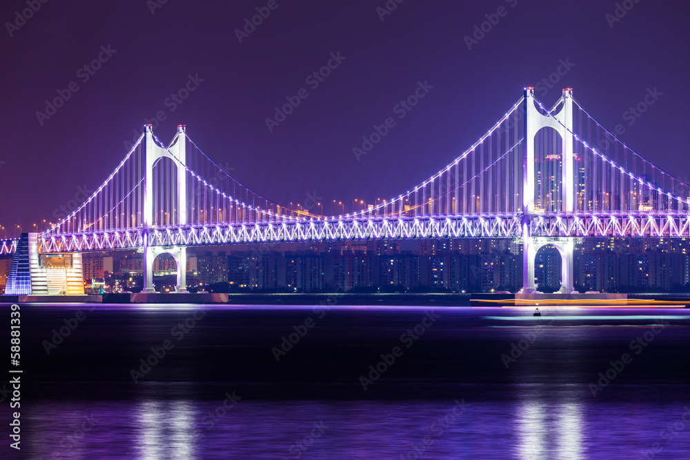 Fototapeta premium Suspension bridge in Busan
