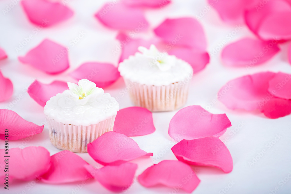 muffins with white icing muffins with white icing