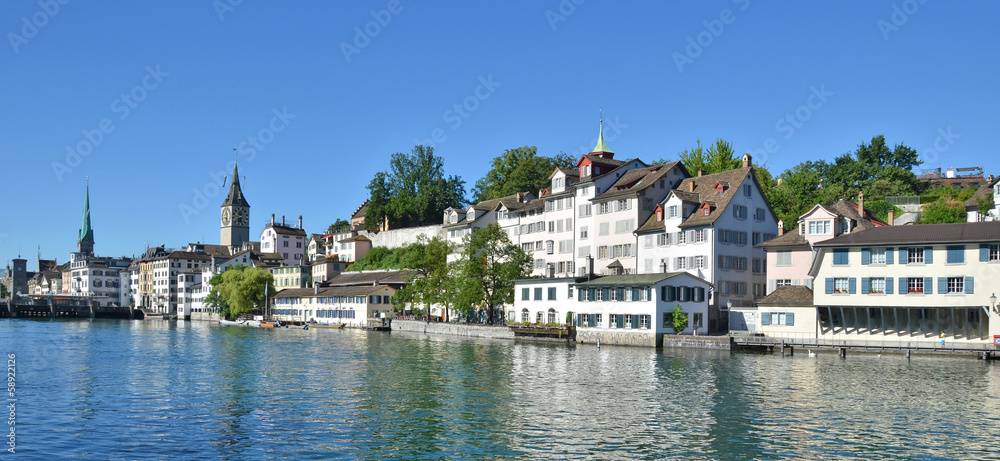 Naklejka premium Zurich downtown across Limmat river