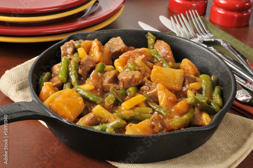 Braised beef and potato skillet dinner
