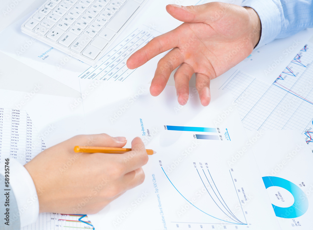 business people discuss meeting targets business people discuss meeting targets