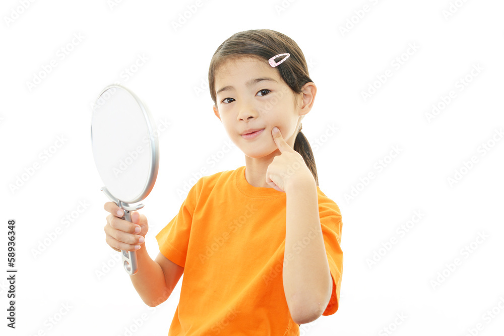 おしゃれをする女の子