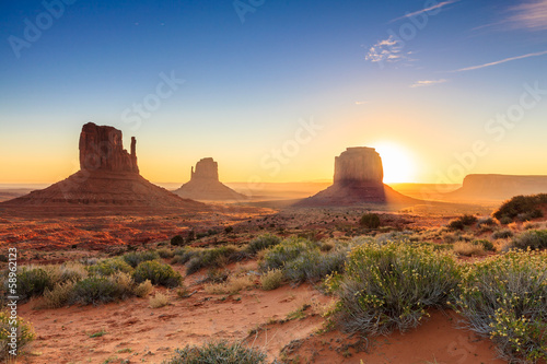 Foto Monument Valley twilight, AZ, USA
