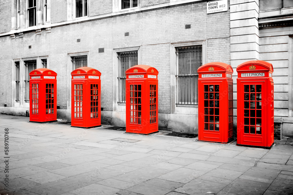 red phone boxes London - obrazy, fototapety, plakaty 