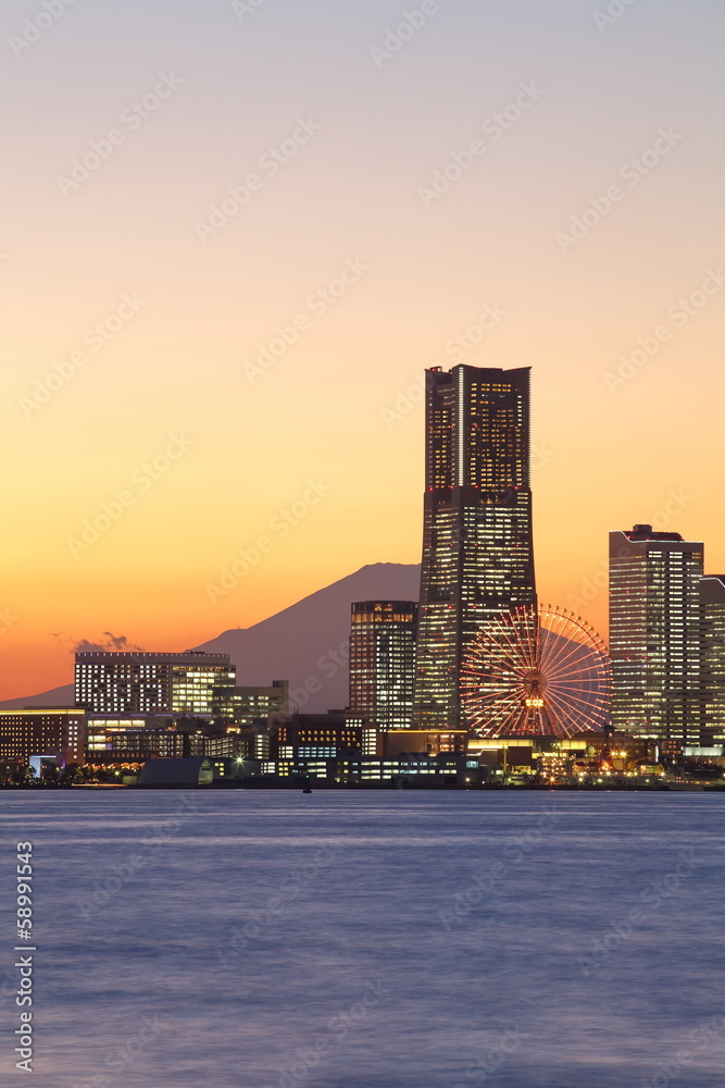 Fototapeta premium Yokohama city over the Mt Fuji