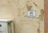 no bicycle parking sign