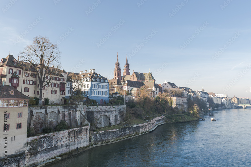 Basel, Rheinufer mit Münster und historische Altstadt, Schweiz