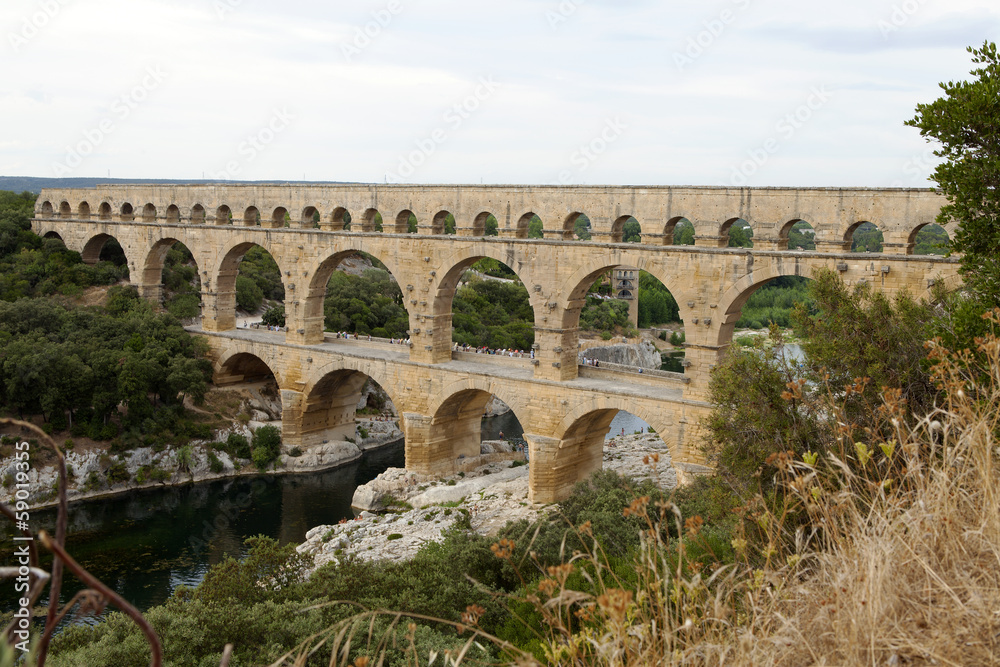 Scenic view of Roman built Pont du Gard aqueduct, Vers-Pont-du-G