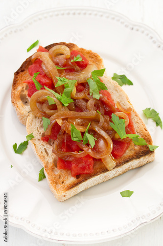 toast with tomato, onion and parsley