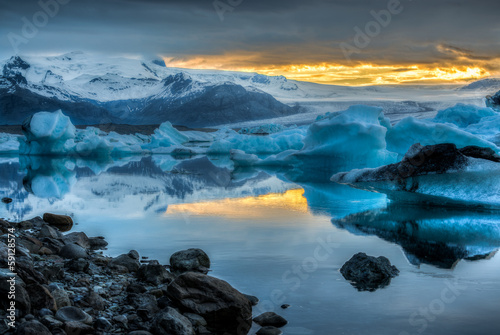 Fotografie, Obraz Jokulsarlon Lake & Icebergs during sunset, Iceland