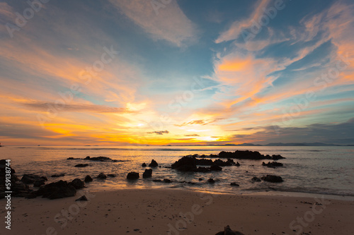Fototapeta Naklejka Na Ścianę i Meble -  coucher de soleil sur plage de Koh Yao Yai, Thaïlande