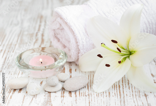 Spa set with lily