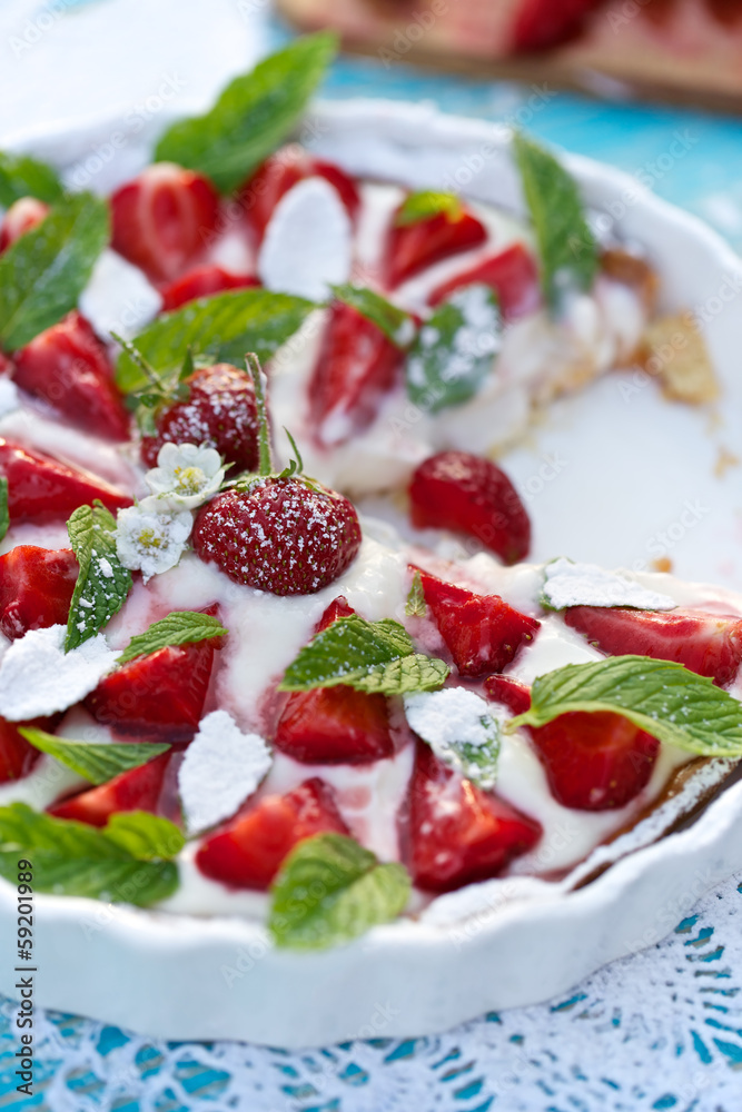 Strawberry tart with mascarpone cheese and mint Strawberry tart with mascarpone cheese and mint