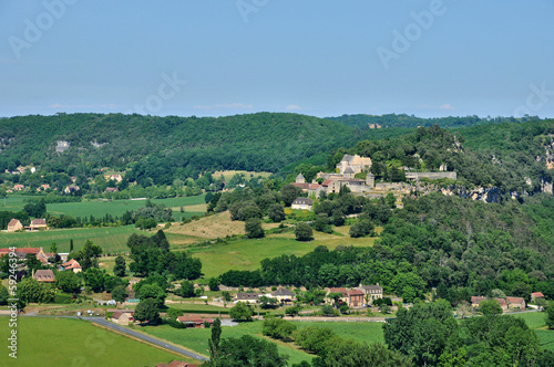 France, picturesque village of Vezac photo