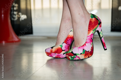 Chaussures à talons motif fleurs