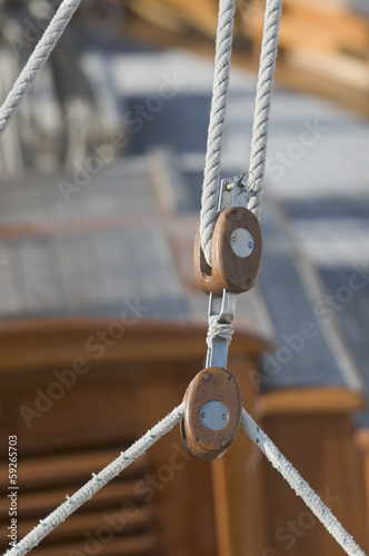 Sailing pulleys