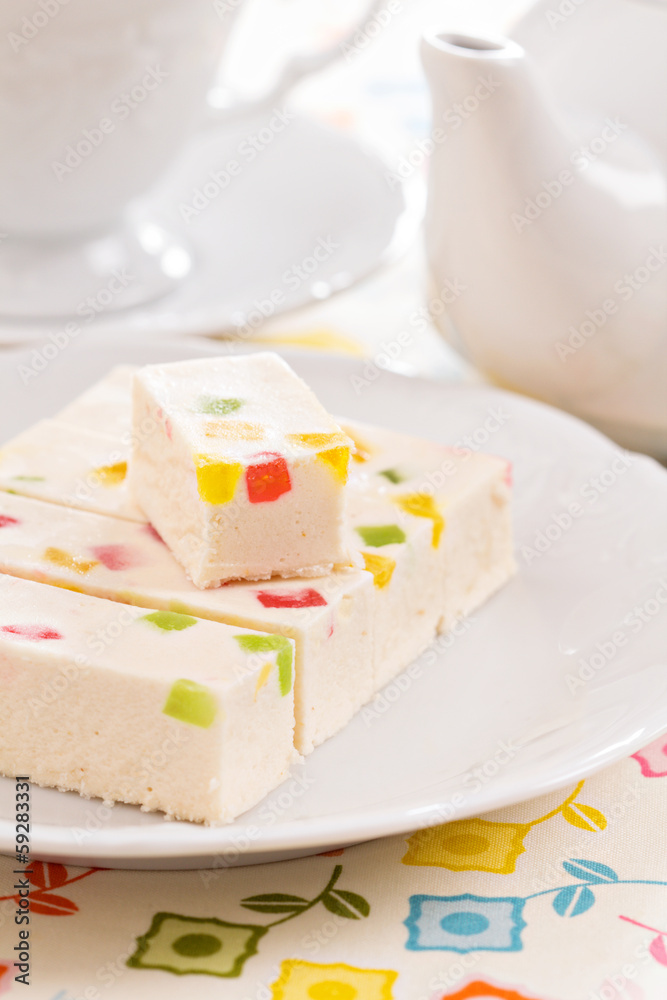 Marshmallows with marmalade