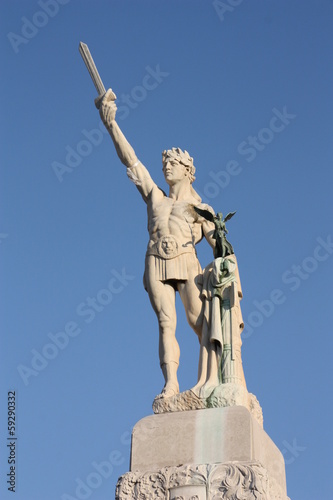 statua