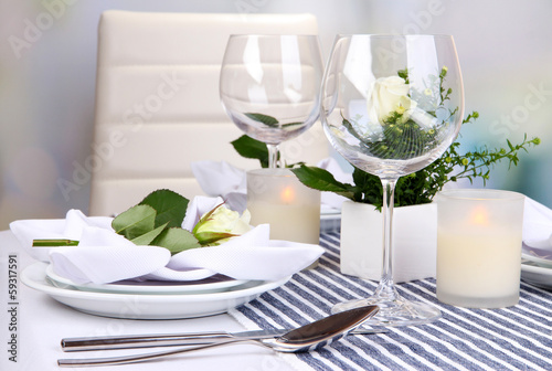 Table arrangement in restaurant