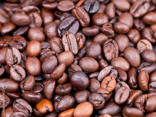 many roasted coffee beans