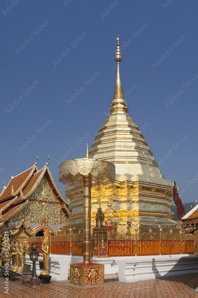 Fototapeta premium Doi Suthep Temple in Chiang Mai, Thailand